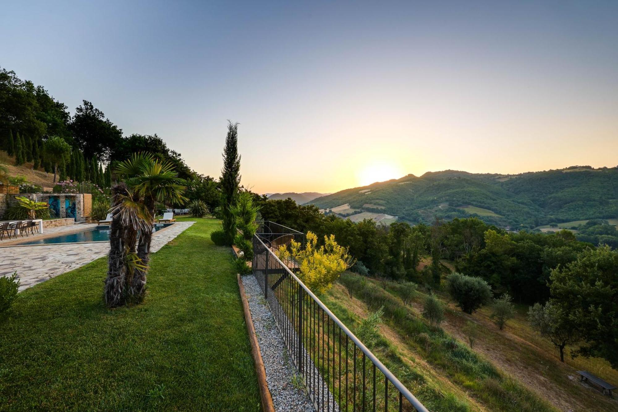 Villa Destino Italy, Umbria Tuscany Boarder Montone  Exterior photo