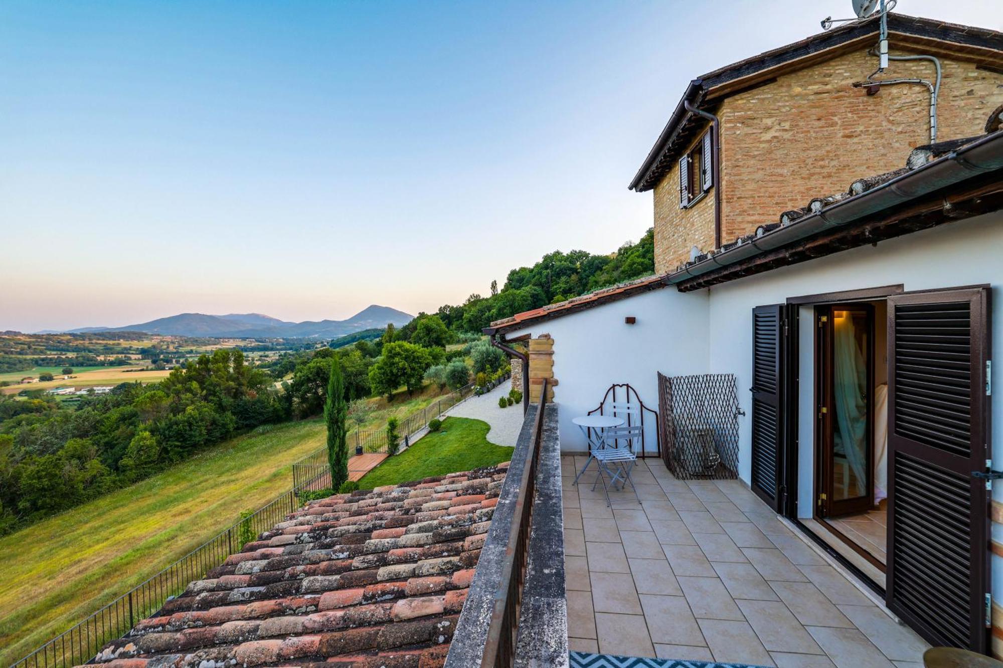 Villa Destino Italy, Umbria Tuscany Boarder Montone  Exterior photo